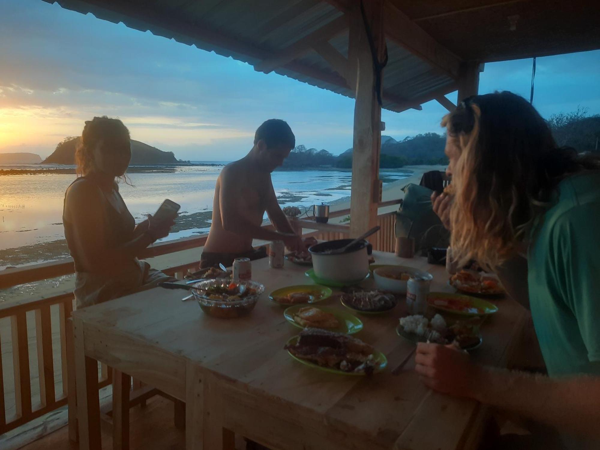 Boneputeh Homestay Taliwang Dış mekan fotoğraf