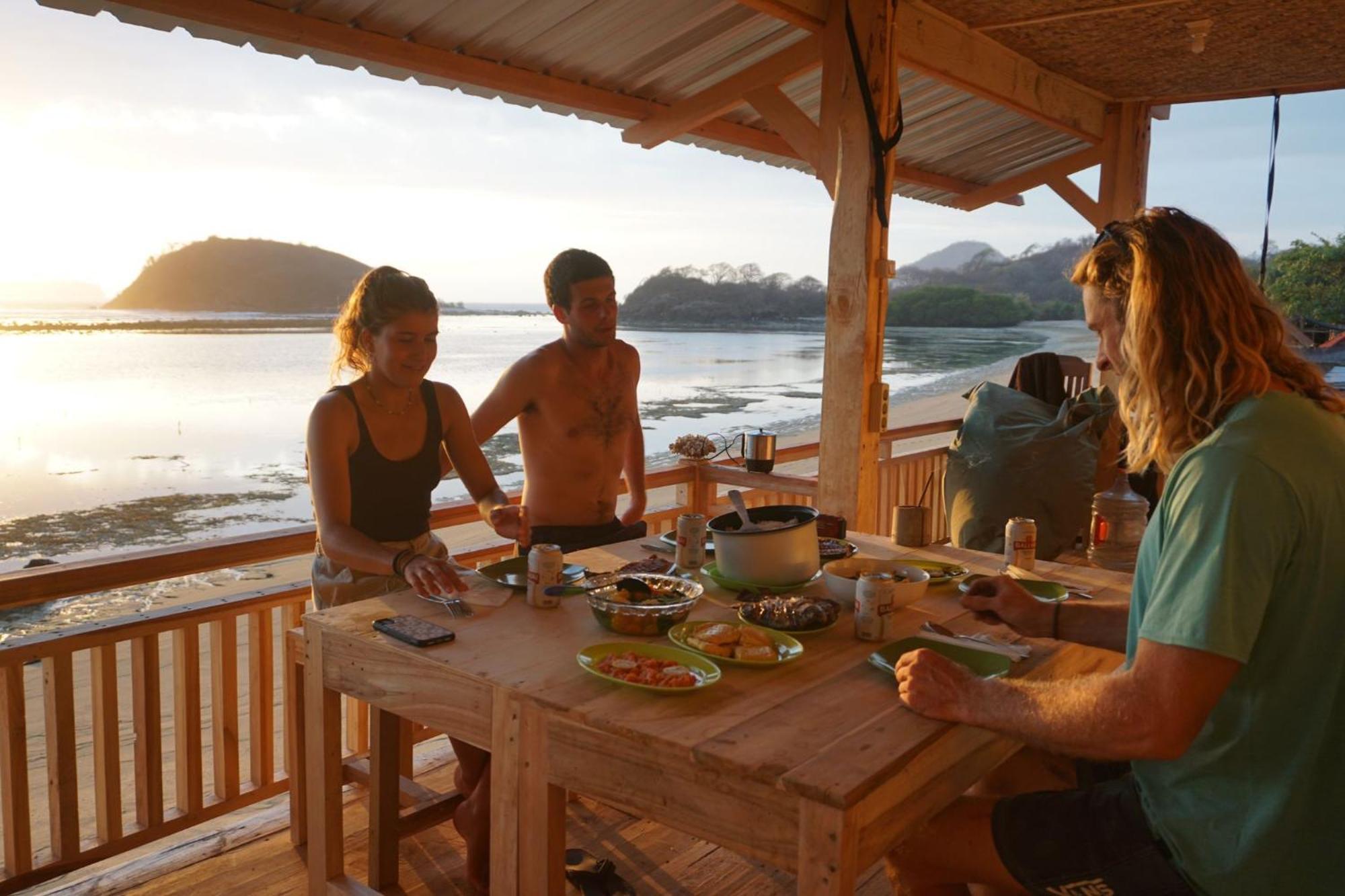 Boneputeh Homestay Taliwang Oda fotoğraf